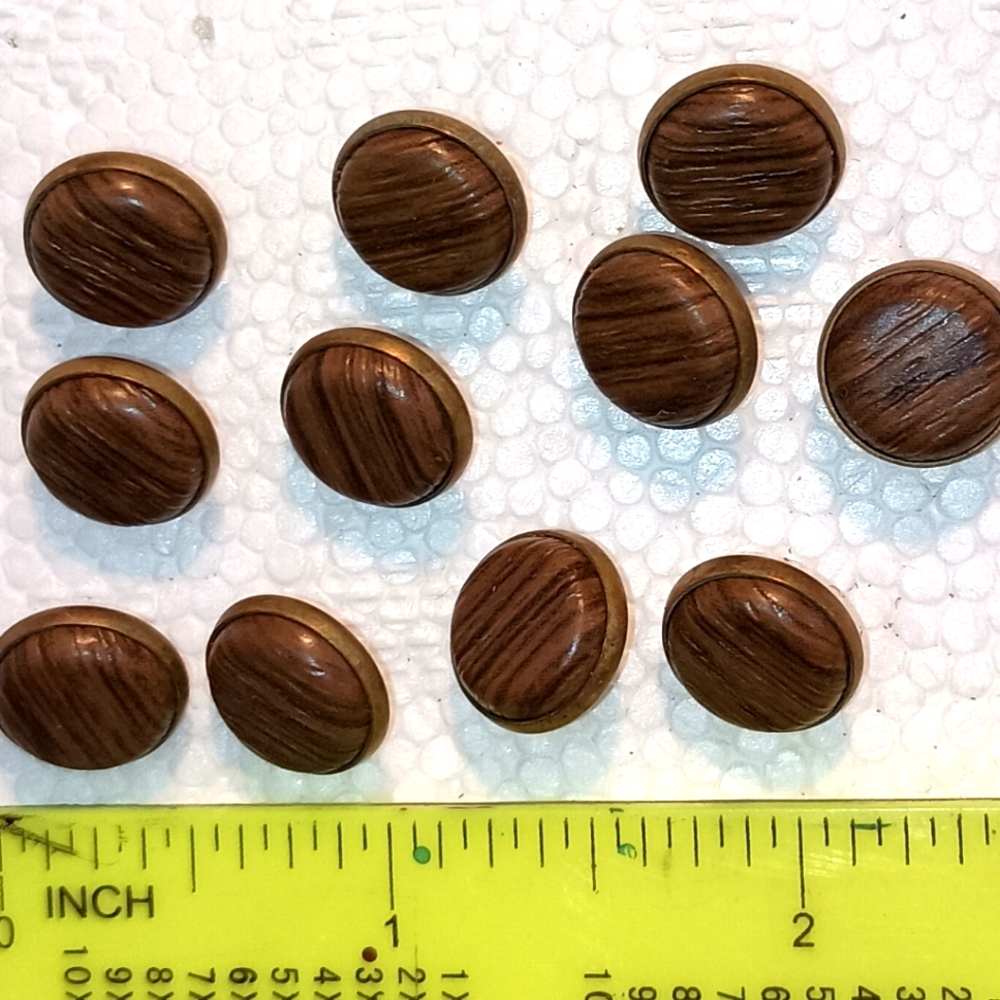 Lot of 11 vintage brown and gold colored buttons
